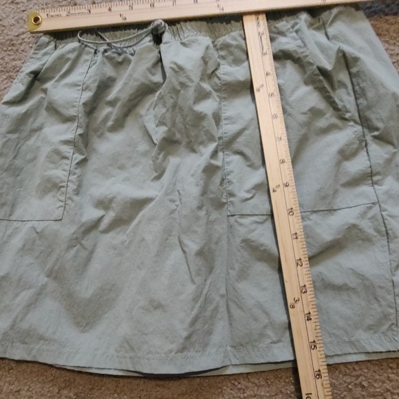 Dresses & Skirts - Lightweight drawstring waist A line skirt pale green casual everyday Size Large